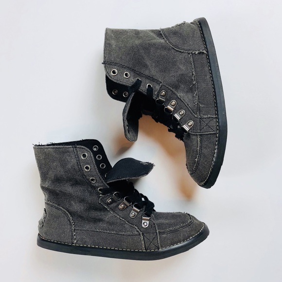 rocket dog high top sneakers